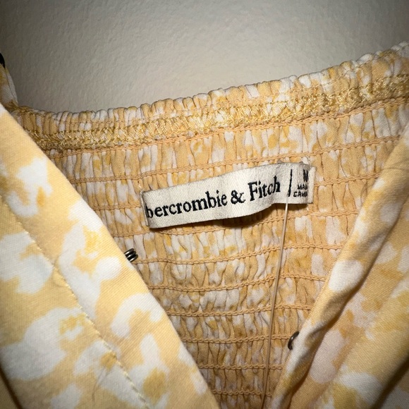 Medium yellow Abercrombie and fitch twist front crop top - Picture 3 of 3